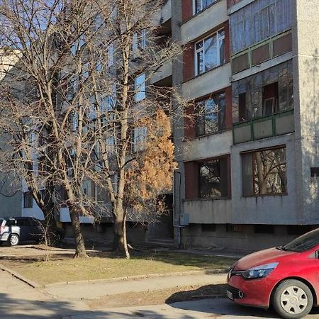 Уютен Апартамент В Търговище - 2 Спални И Кухня エクステリア 写真